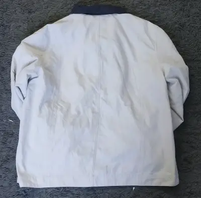 Chaqueta beige con cuello azul marino - miniatura 3