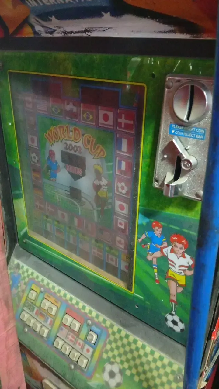 Máquina tragamonedas de casino usada - 2