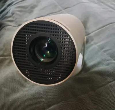 Proyector portátil - miniatura 1