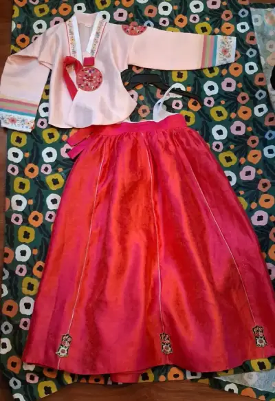 Traje tradicional coreano hanbok para niña T8 - miniatura 1