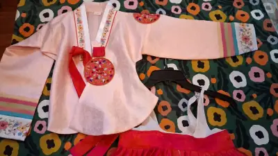 Traje tradicional coreano hanbok para niña T8 - miniatura 2