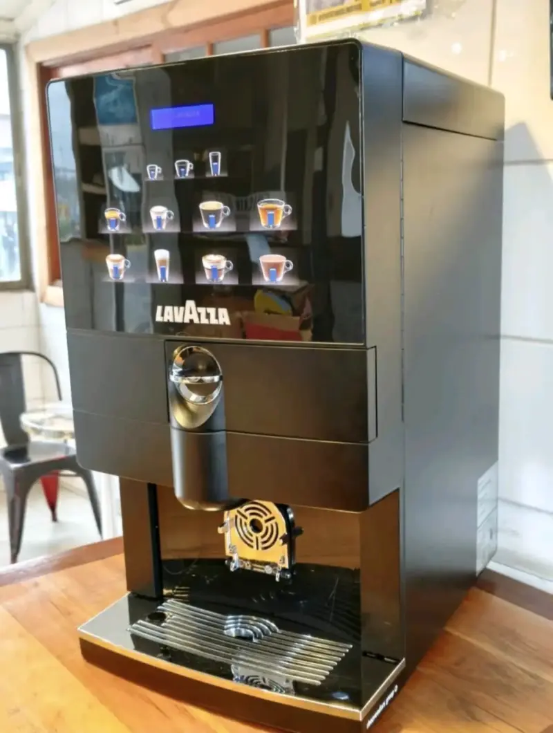 Máquina de Café Automática Lavazza Negra - 1