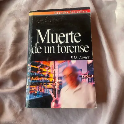 Libro 'Muerte de un Forense' de P.D. James - miniatura 1