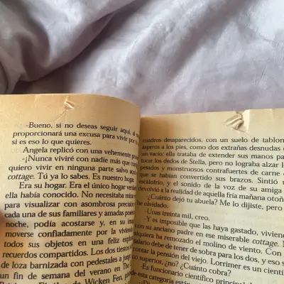 Libro 'Muerte de un Forense' de P.D. James - miniatura 2