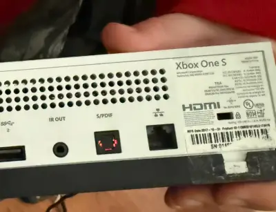 Consola Xbox One S 500Gb más control - miniatura 3
