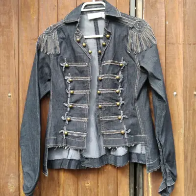 Chaqueta estilo militar con botones decorativos - miniatura 1