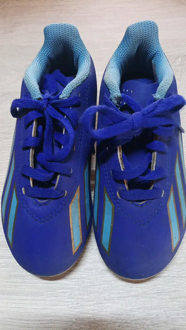 Botines de fútbol Messi para niños azul y dorado - 3