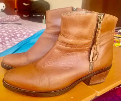 Botines de cuero marrón con cierre lateral - miniatura 1