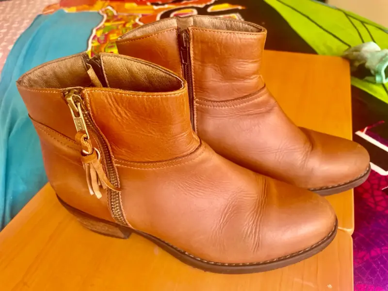 Botines de cuero marrón con cierre lateral - 2