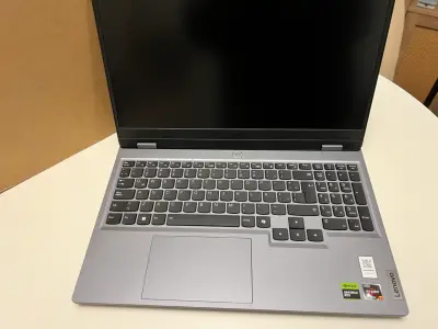 Laptop Lenovo LOQ con NVIDIA GeForce RTX 4050 - miniatura 2