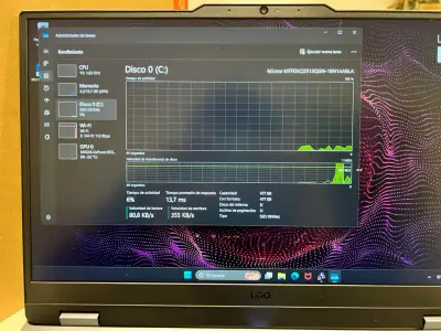 Laptop Lenovo LOQ con NVIDIA GeForce RTX 4050 - miniatura 6