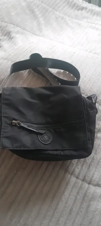 Bandolera de tela negra con cierre frontal - miniatura 1