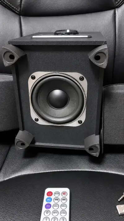 Mini Subwoofer para PC & Laptop (Bt & cable ) - miniatura 2