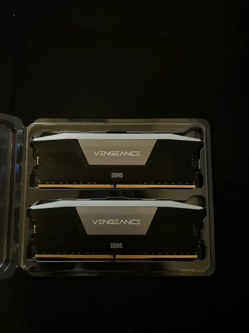 Memoria RAM Corsair Vengeance RGB DDR5 64GB 5200MH - 3