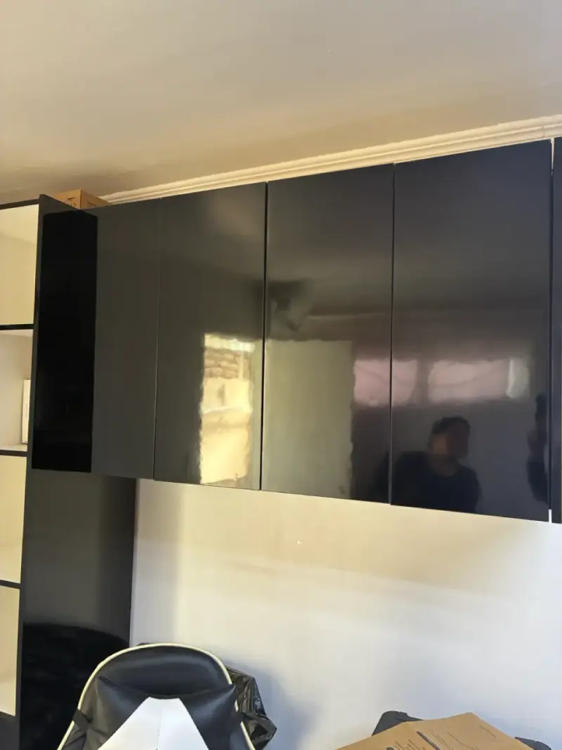 Muebles de cocina con cubierta con campana y coci - 3