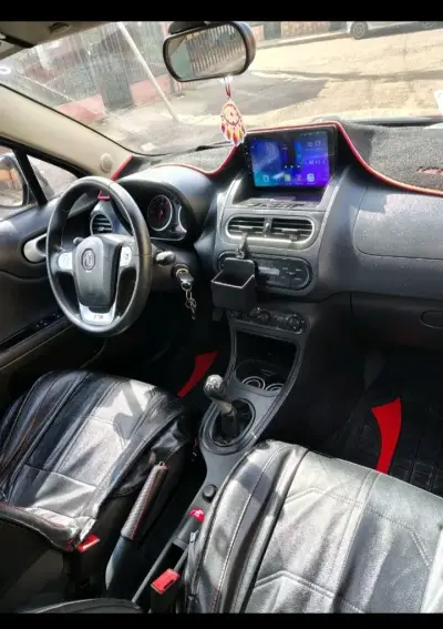 Auto MG rojo en buen estado - miniatura 2