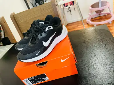 Zapatillas Nike Revolution 6 negras para niño - miniatura 1