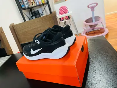 Zapatillas Nike Revolution 6 negras para niño - miniatura 3