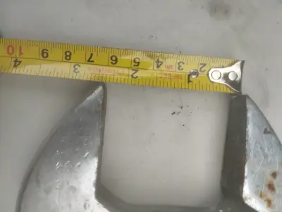Llave ajustable metálica con mango de 12 pulgadas - miniatura 6