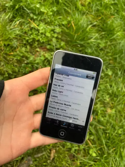 iPod Touch 8GB en buen estado - miniatura 1