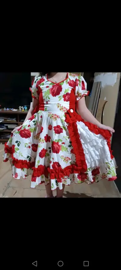 Vestido folclórico infantil con estampado floral - miniatura 1