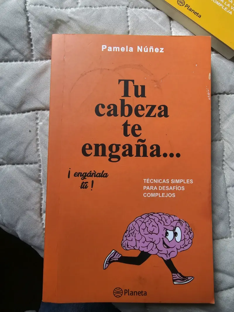 Set de libros 'Tu cabeza te engaña' de Pamela Núñez - 3