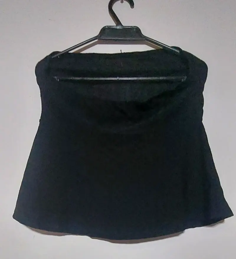 Blusas strapless en colores rosa y negro - 2