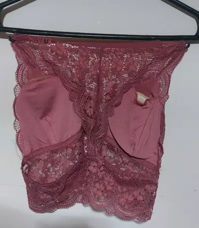 Top de encaje burdeos con detalle de corazón - miniatura 2