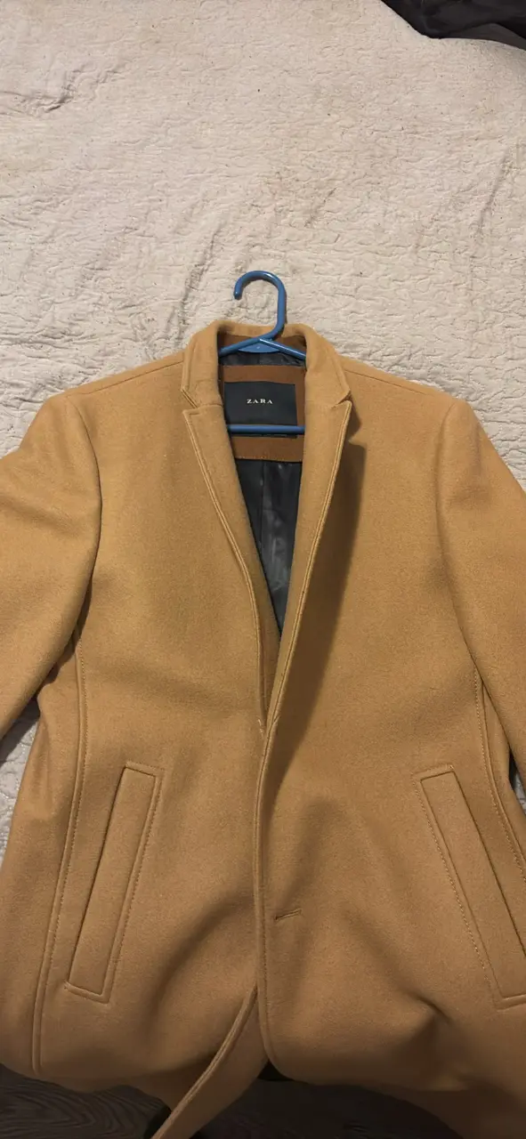 Abrigo camel elegante Zara para hombre - 1