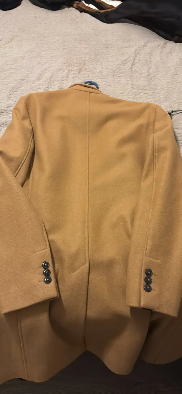 Abrigo camel elegante Zara para hombre - 3