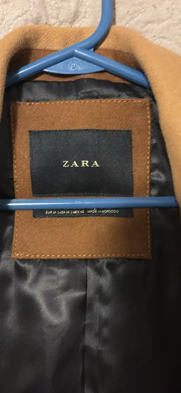 Abrigo camel elegante Zara para hombre - 4