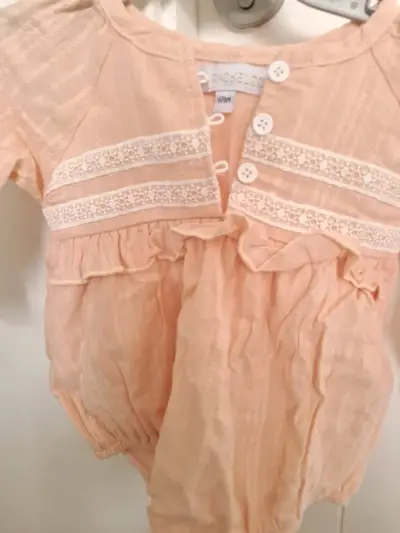 Vestido de bebé RZ by Rachel Zoe rosa con encaje - miniatura 5
