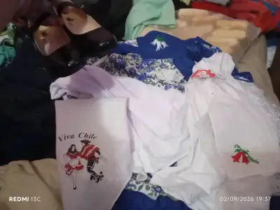 Vestido de niña con diseño floral azul - miniatura 3