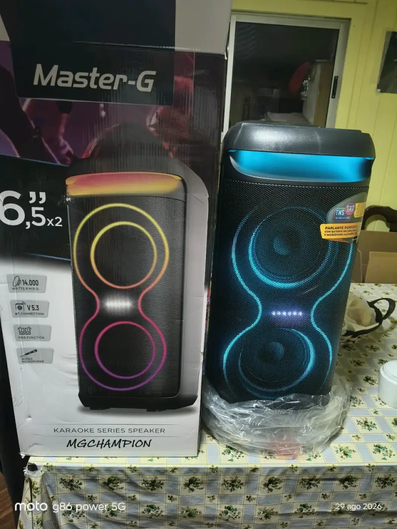 Parlante Karaoke Master-G MGChampion 14000W - 2
