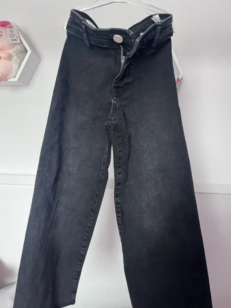 Jeans negros de mujer Zara talla 8 - 1