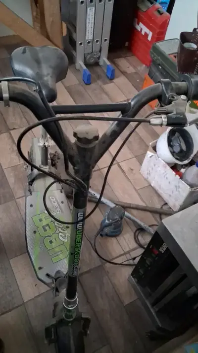 Scooter eléctrico Uber Scoot 350W usado - miniatura 4