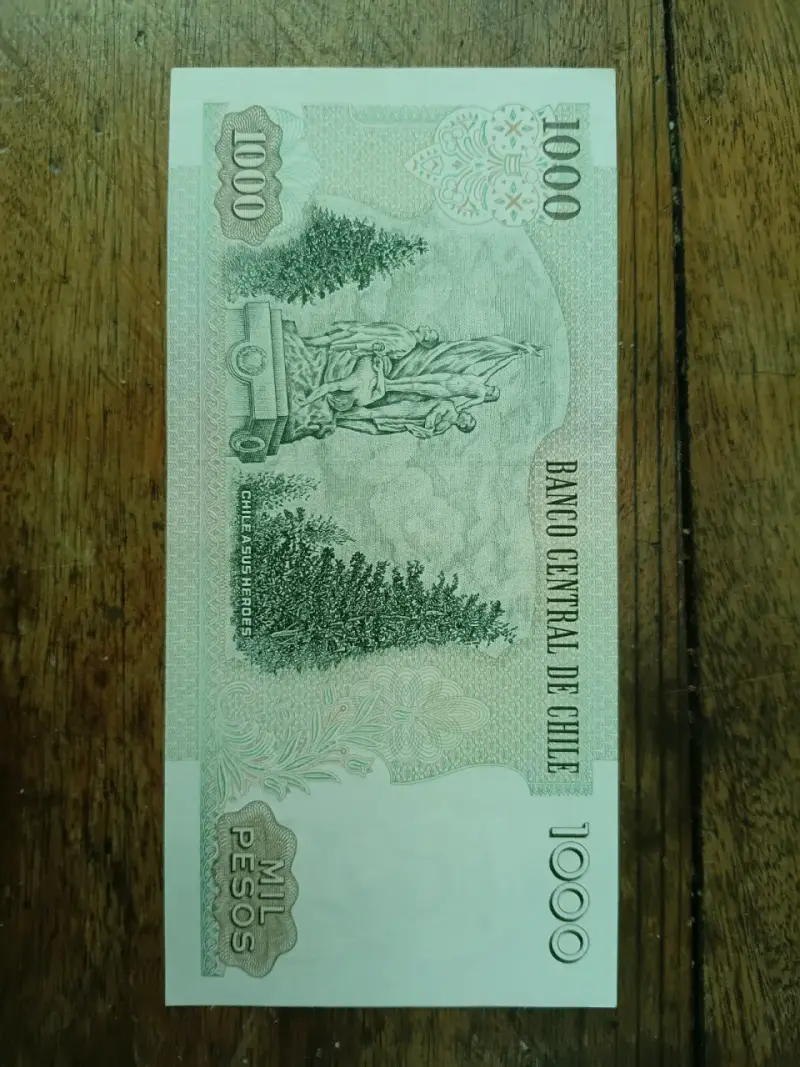 Billete de 1000 pesos chilenos en buen estado - 1