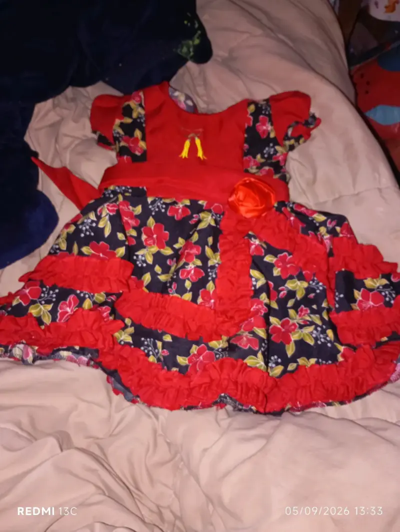 Vestido infantil rojo con flores - 1