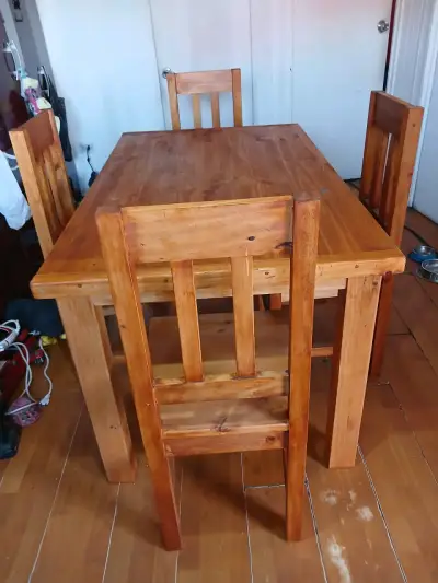 Juego de comedor de madera con 4 sillas - miniatura 1