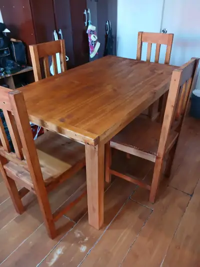 Juego de comedor de madera con 4 sillas - miniatura 2