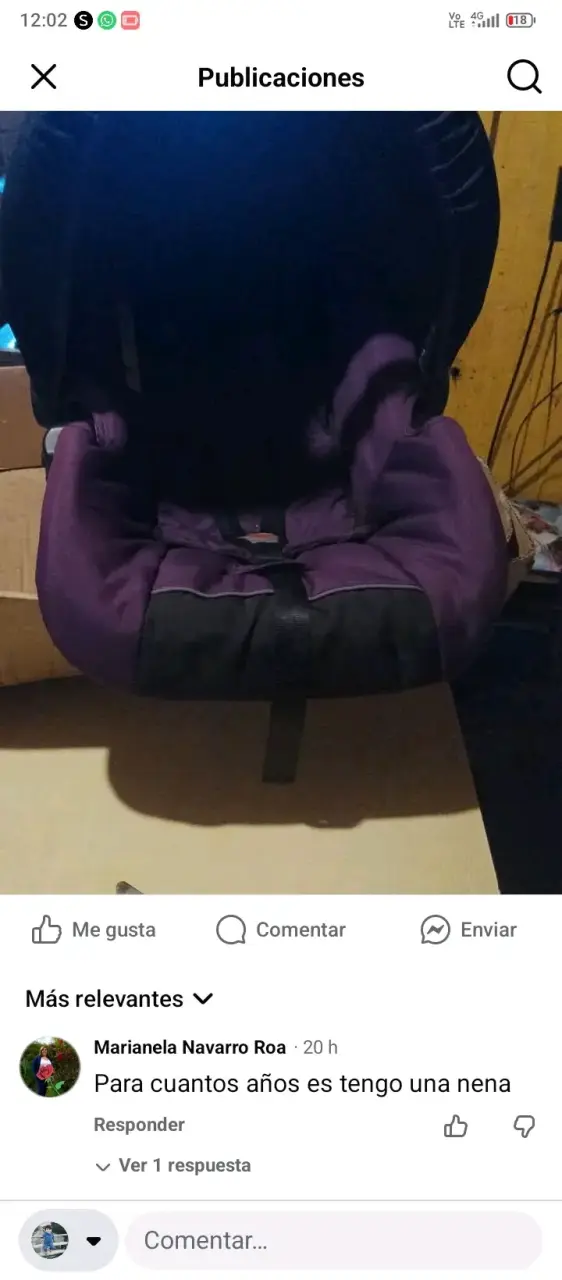 Silla de auto para bebé color morado