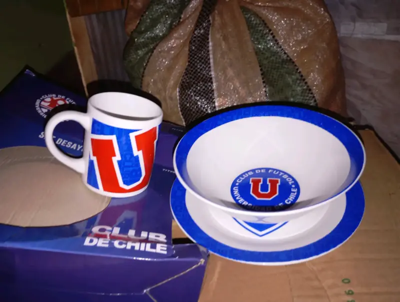 Set de desayuno Universidad de Chile con taza y platos - 1