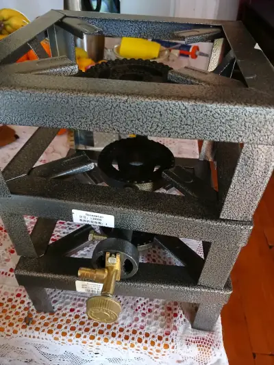 Cocina industrial de hierro fundido con quemador - miniatura 1