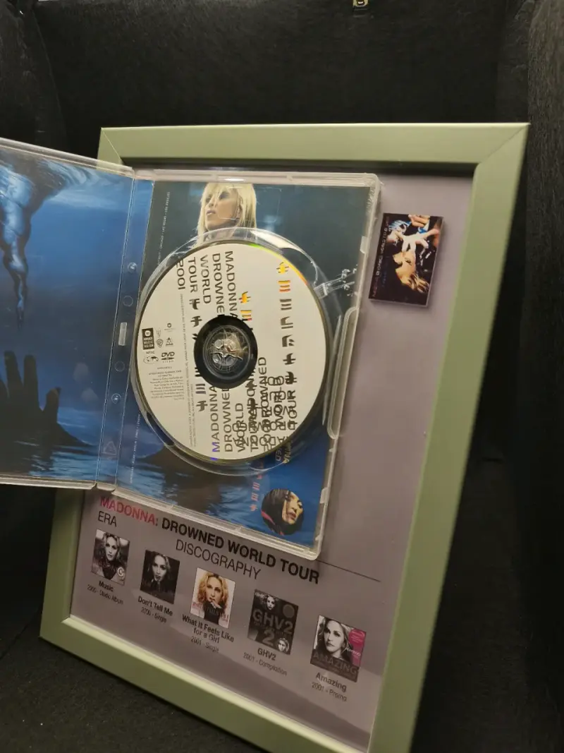 Cuadro con CD Madonna Drowned World Tour 2001 - 5