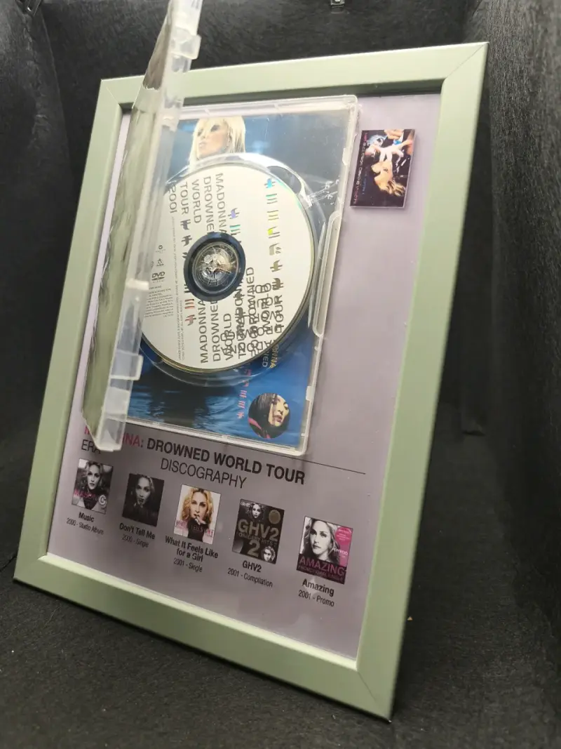 Cuadro con CD Madonna Drowned World Tour 2001 - 6