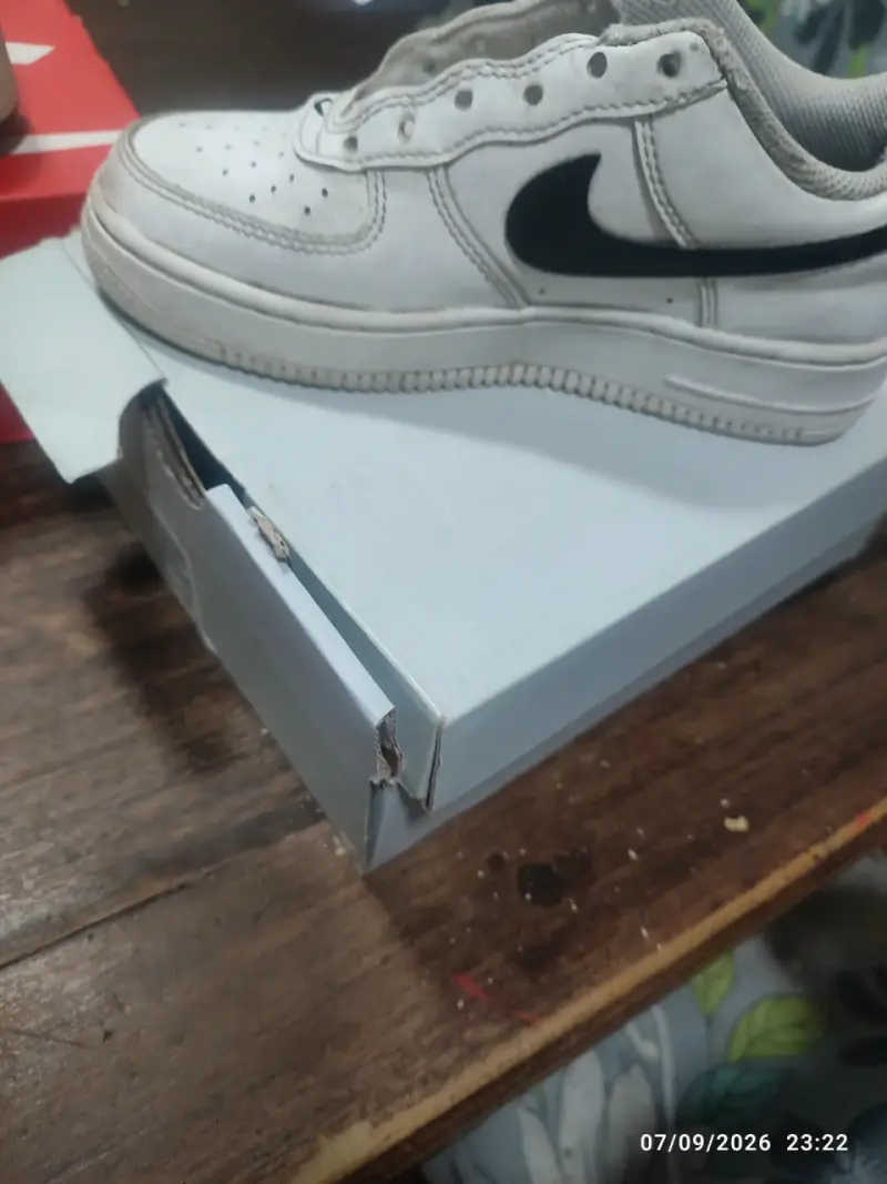 Zapatillas deportivas Nike negras y blancas - 2