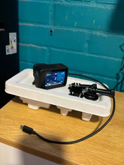 Cámara de acción GoPro Hero 13 Black con accesorios - miniatura 4