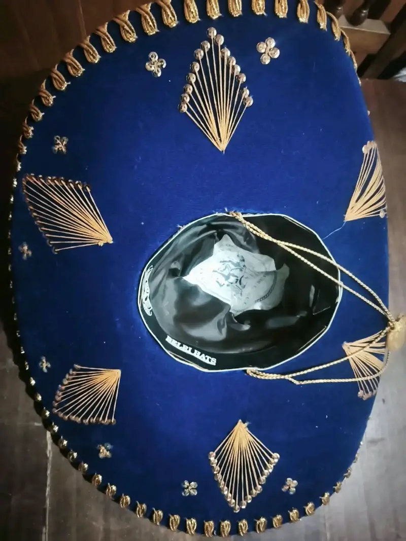 Sombrero charro mexicano azul con bordados dorados - 3