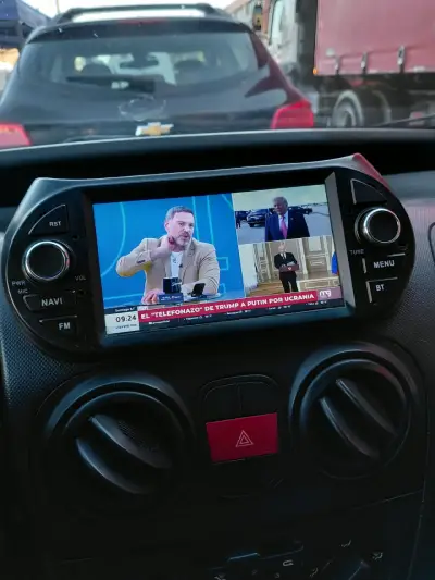 Pantalla multimedia para auto con aplicaciones - miniatura 2