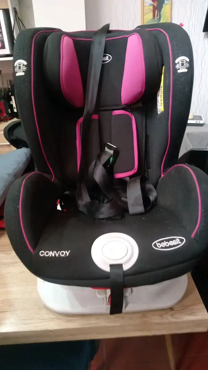 Silla de Auto Bebesit Convoy Negra y Fucsia - 2